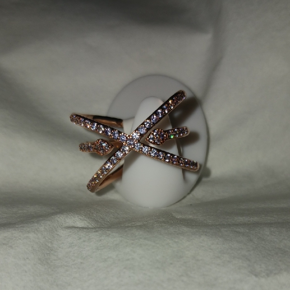 Elegant Gold and Silver Women's Ring